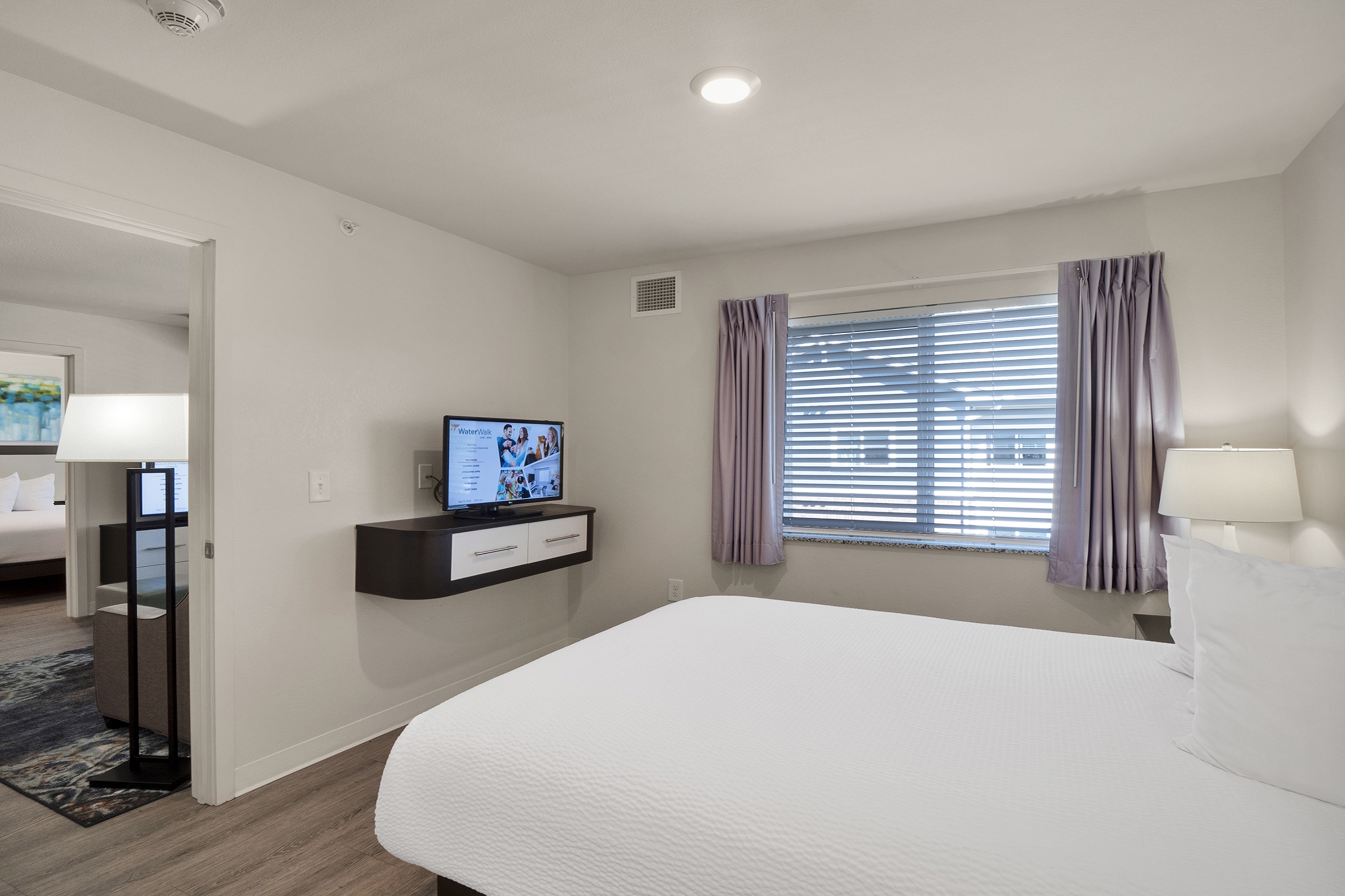 WaterWalk Extended Stay Charlotte - Arrowood suite in Charlotte, North Carolina