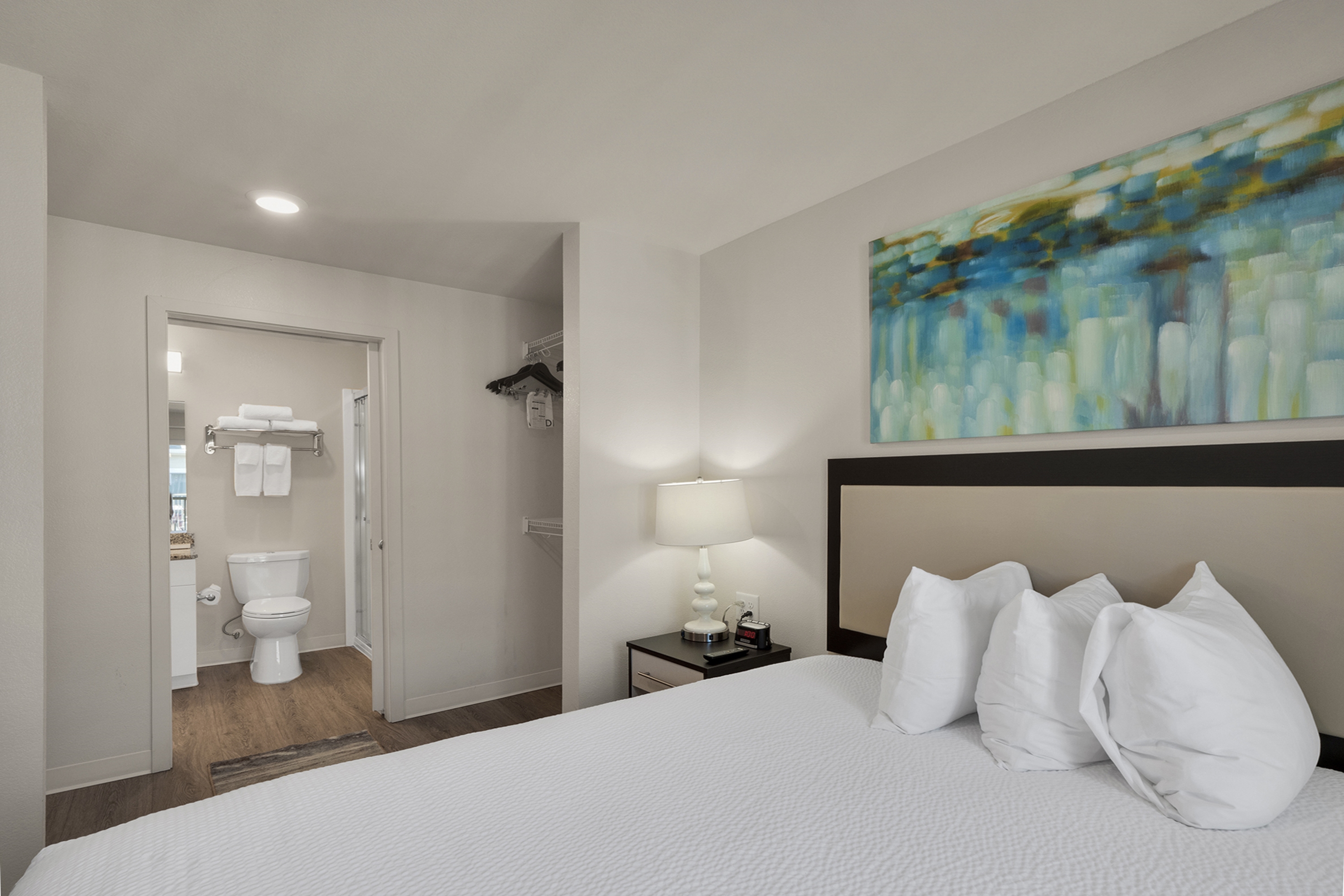 WaterWalk Extended Stay Charlotte - Arrowood suite in Charlotte, North Carolina