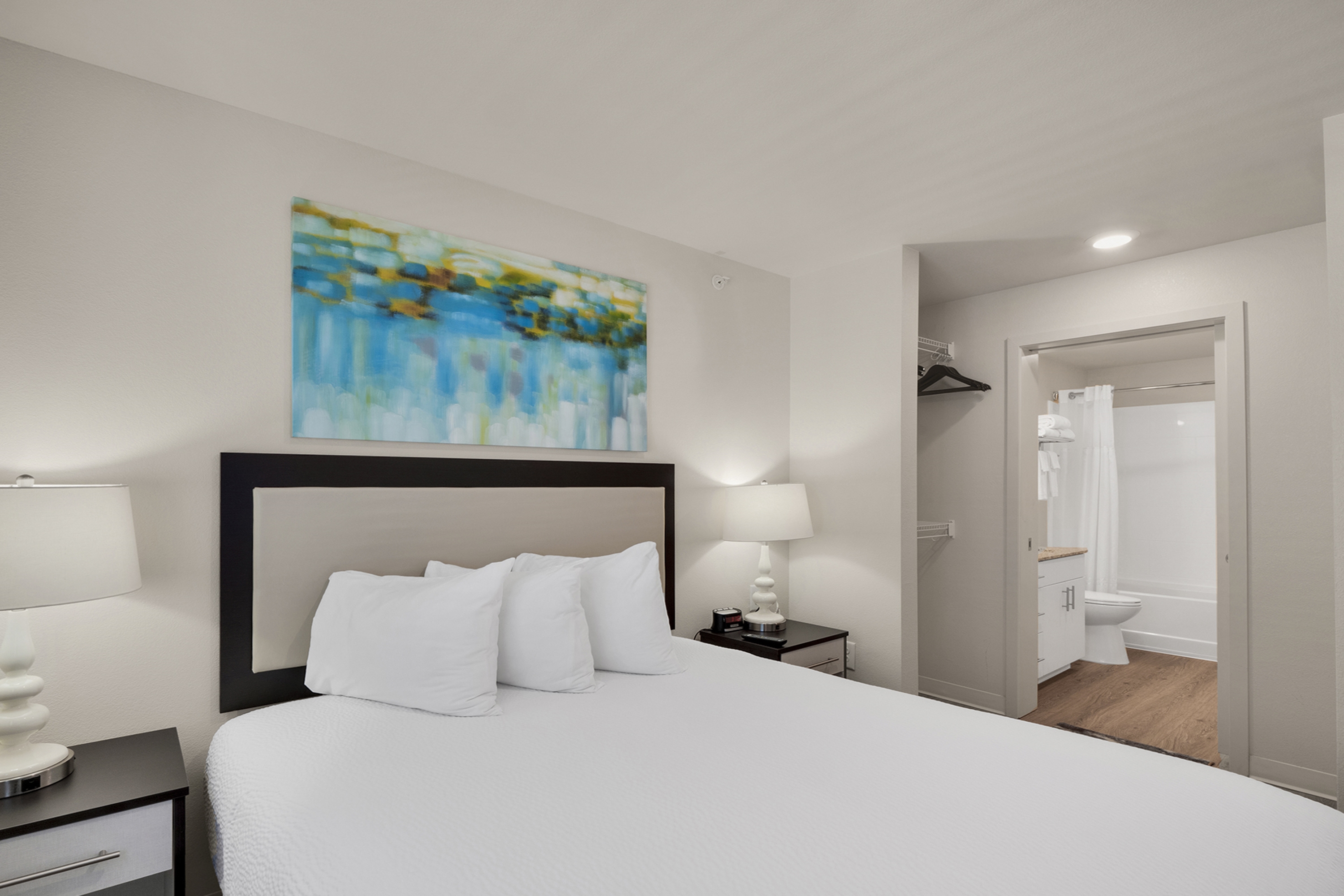WaterWalk Extended Stay Charlotte - Arrowood suite in Charlotte, North Carolina