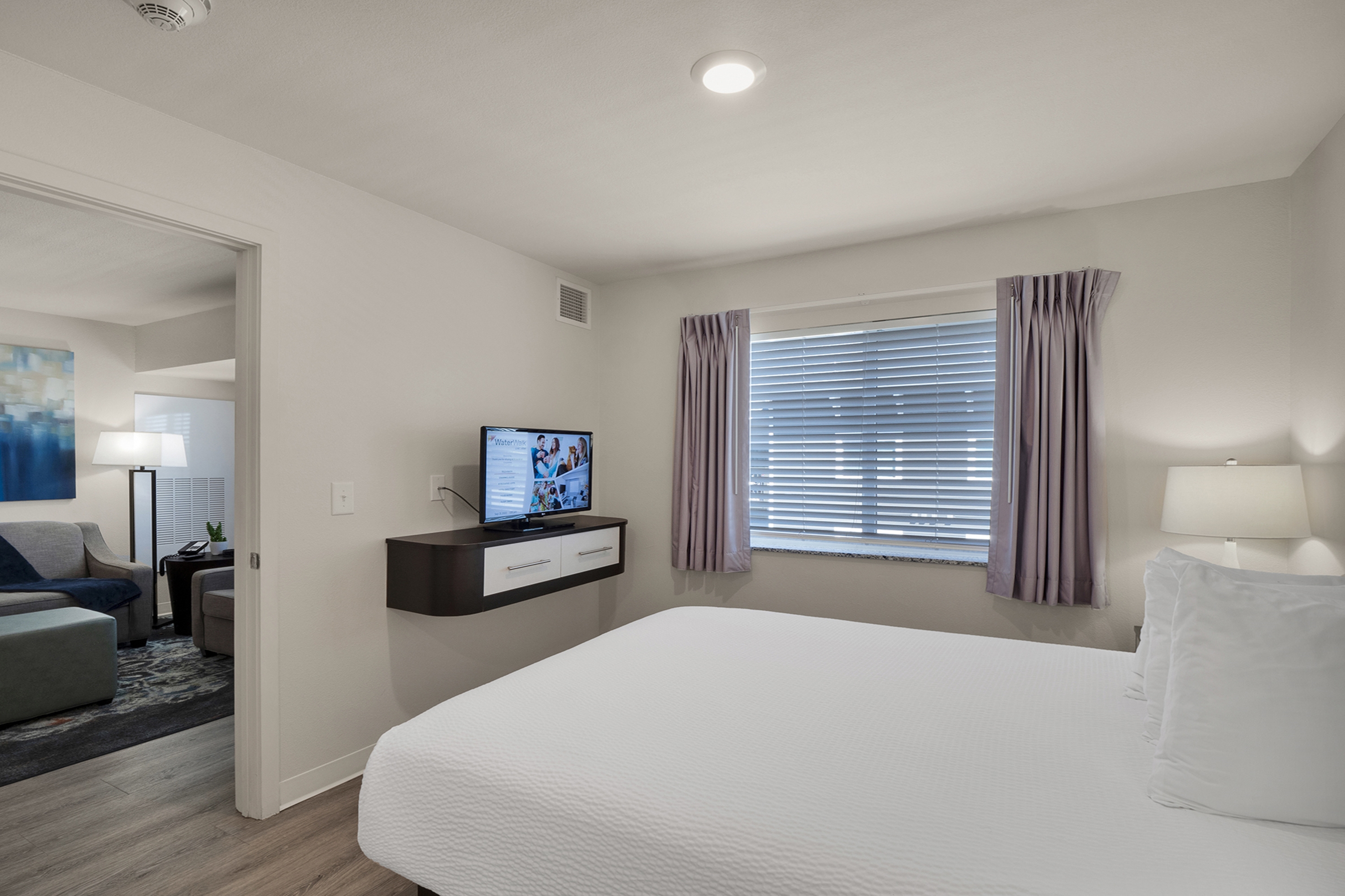 WaterWalk Extended Stay Charlotte - Arrowood suite in Charlotte, North Carolina