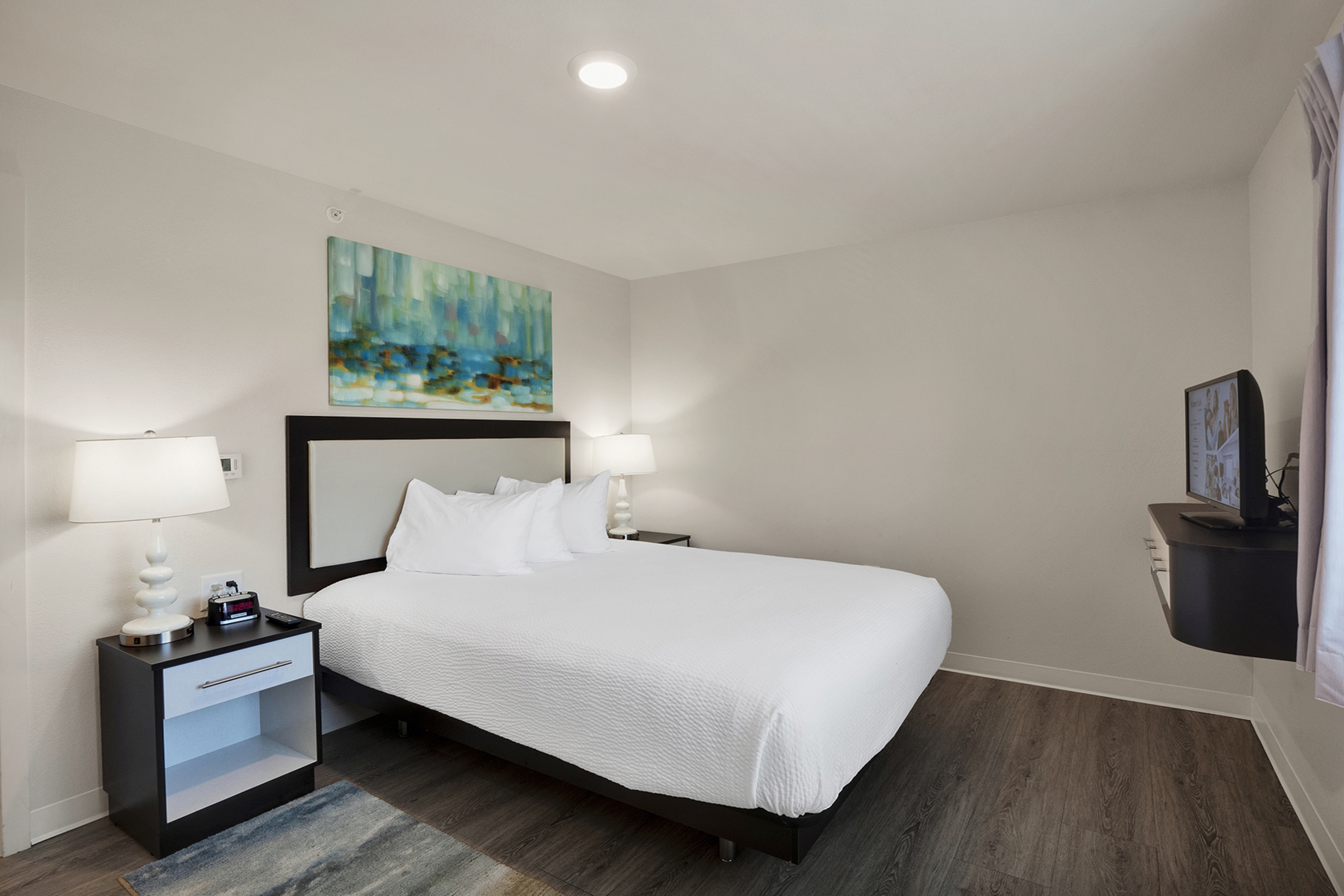 WaterWalk Extended Stay Charlotte - Arrowood suite in Charlotte, North Carolina