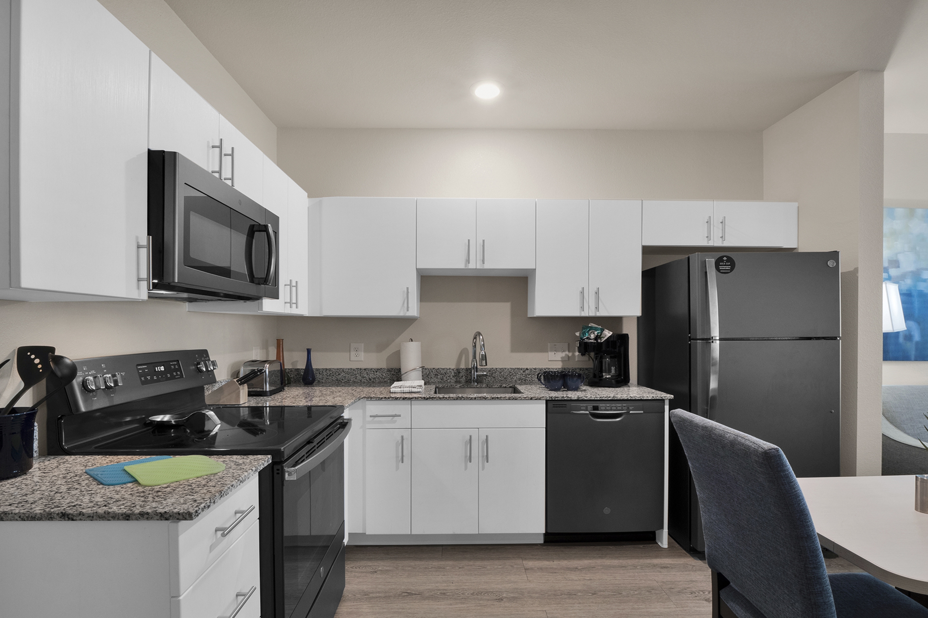 WaterWalk Extended Stay Charlotte - Arrowood suite in Charlotte, North Carolina