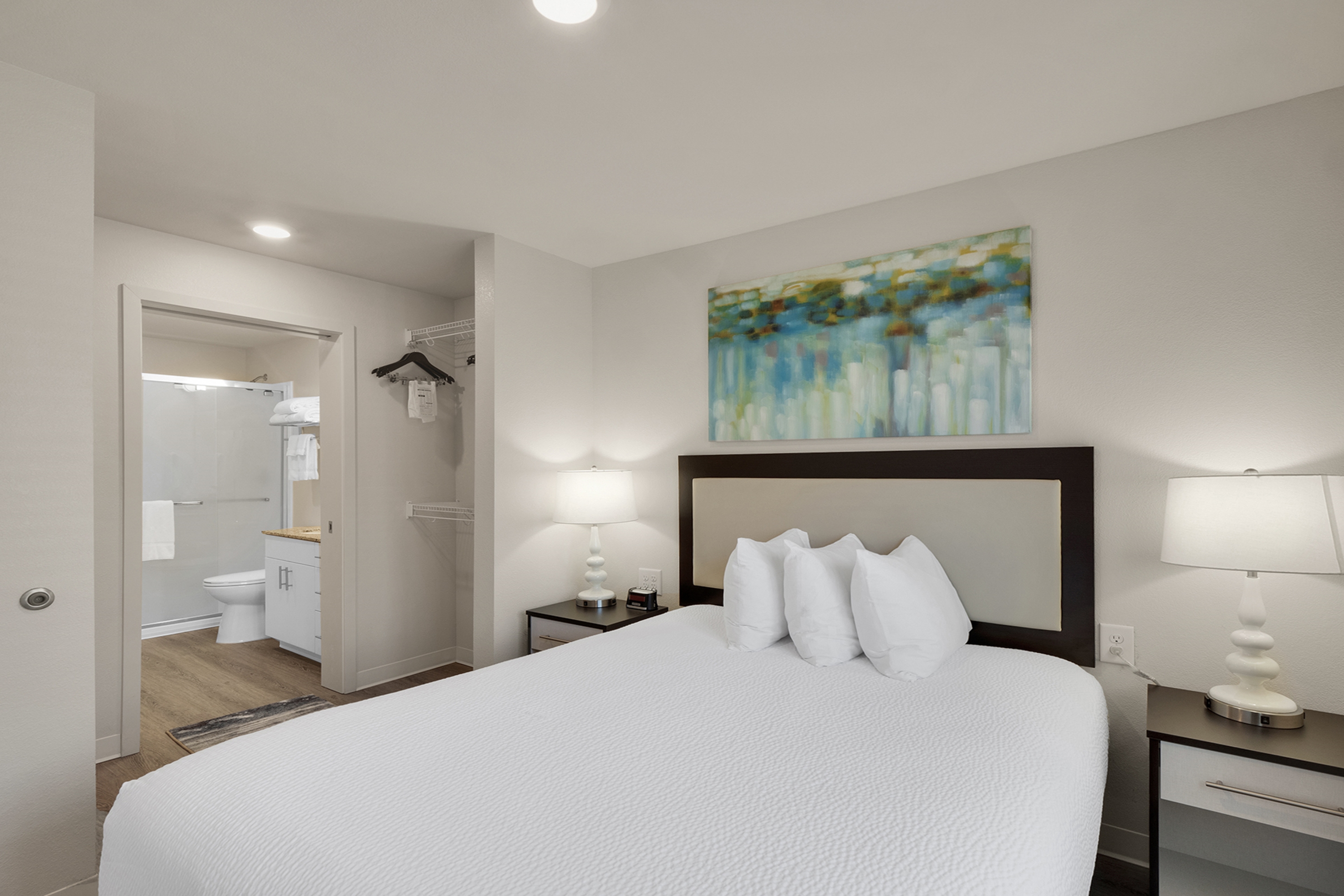 WaterWalk Extended Stay Charlotte - Arrowood suite in Charlotte, North Carolina