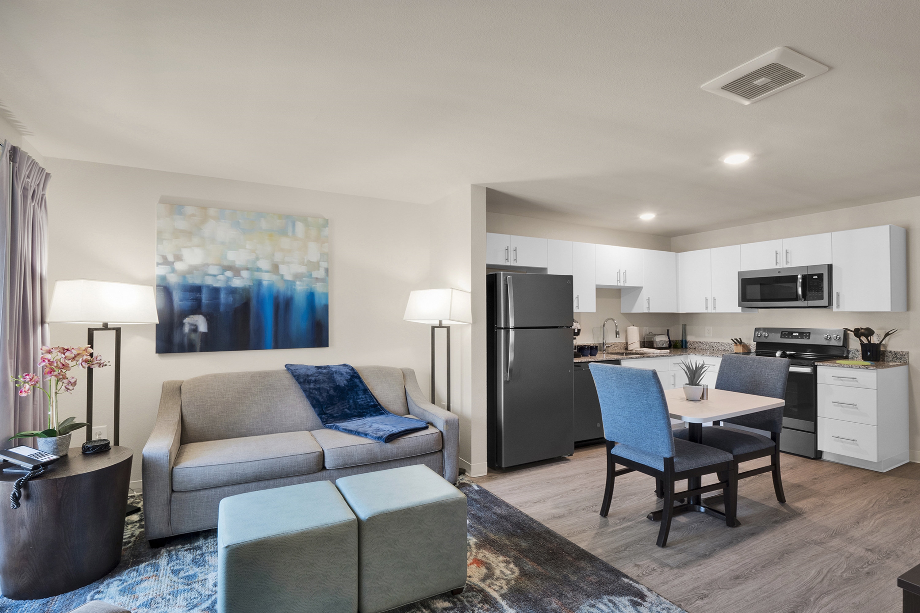 WaterWalk Extended Stay Charlotte - Arrowood suite in Charlotte, North Carolina