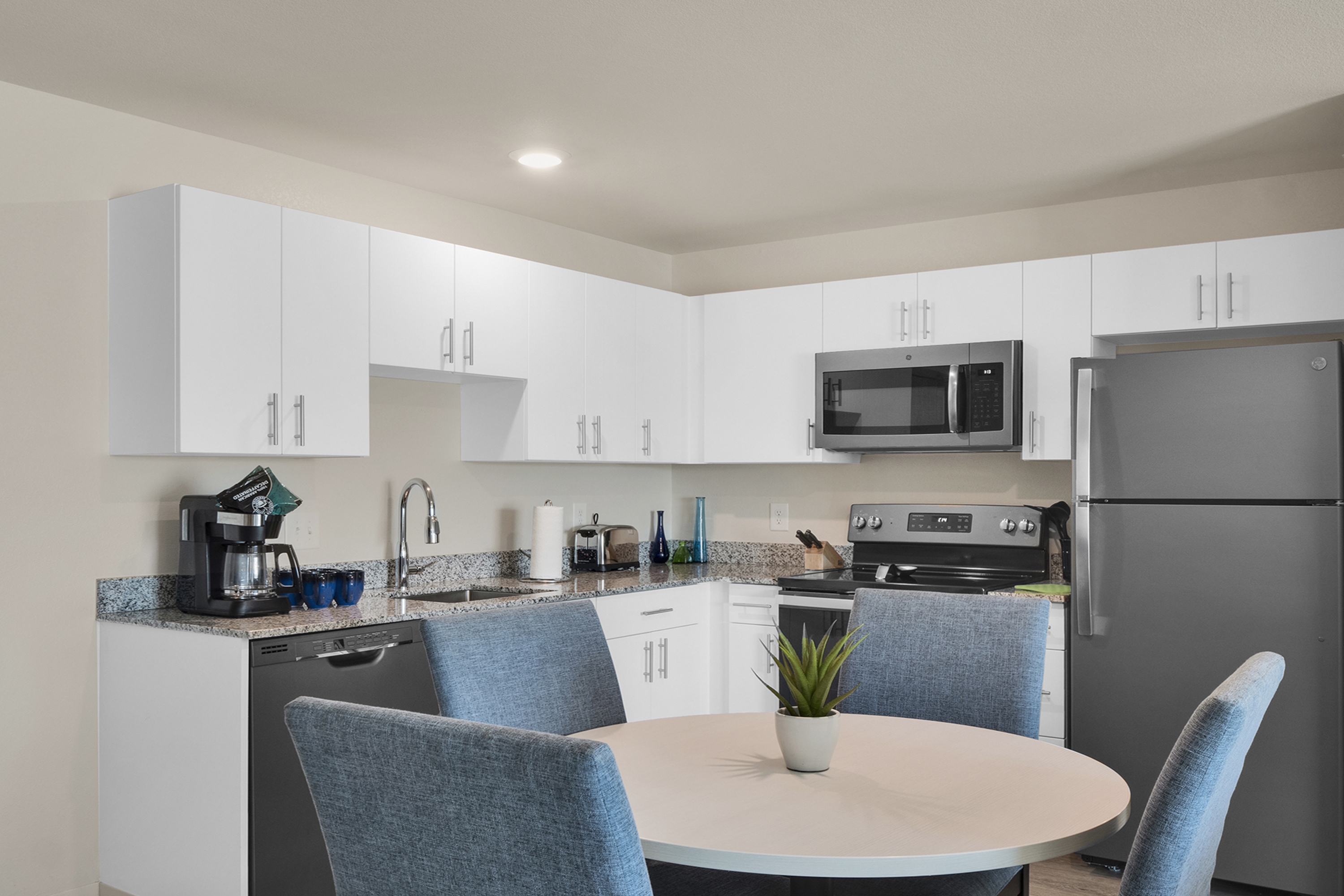 WaterWalk Extended Stay Charlotte - Arrowood suite in Charlotte, North Carolina