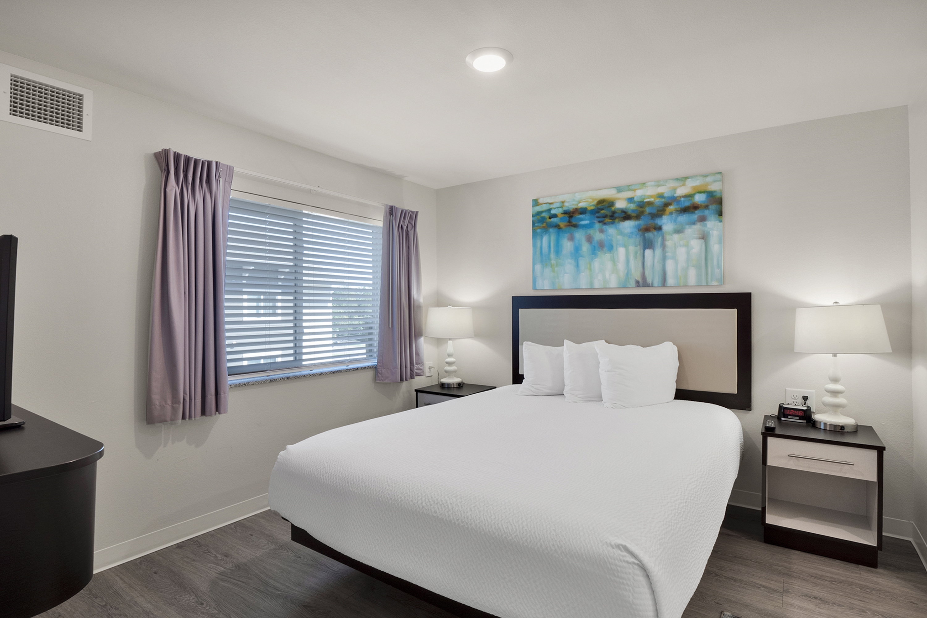 WaterWalk Extended Stay Charlotte - Arrowood suite in Charlotte, North Carolina